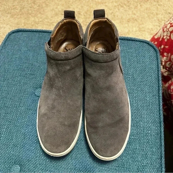 Sofft Shoes - Söfft Slip On Suede Gray Sneakers